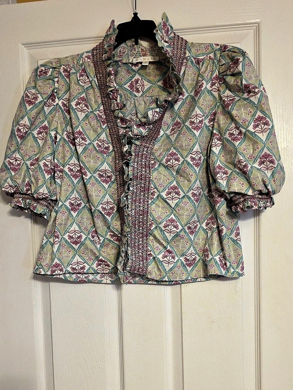 Karlie Floral Geometric Blouse in Green & Pink Large Like New